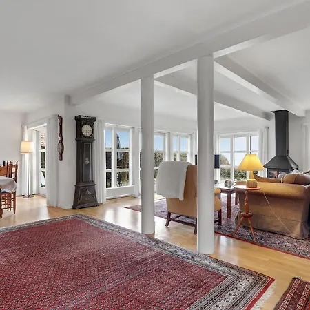 Nice In Rnne With Wifi And 4 Bedrooms Semesterbostad *