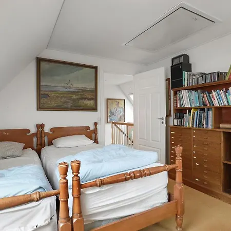 Nice In Rnne With Wifi And 4 Bedrooms Semesterbostad