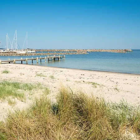 Nice In Rnne With Wifi And 4 Bedrooms * Rønne